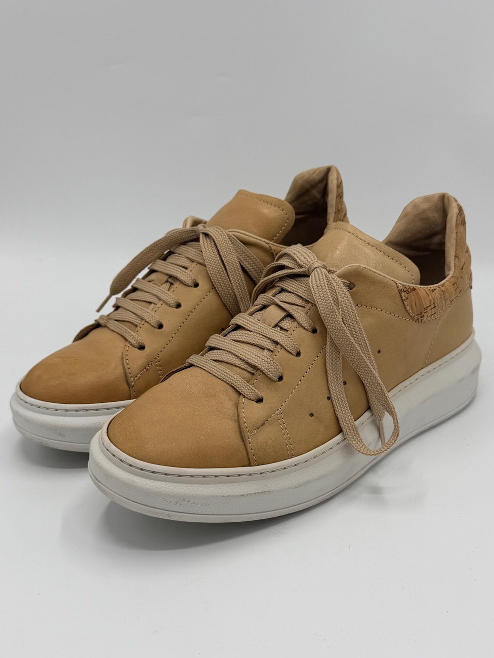 Aska Women’s Sneakers, Tan Leather size 37, US 7